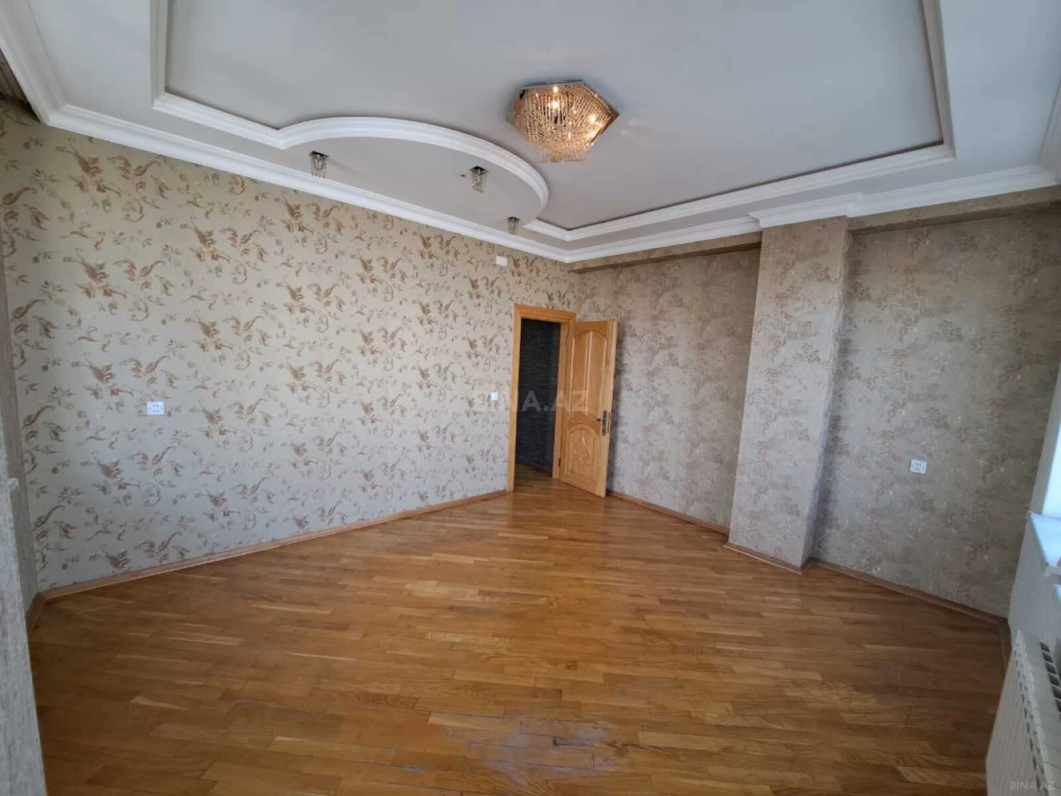 Satılır 3 otaqlı mənzil 140 m²