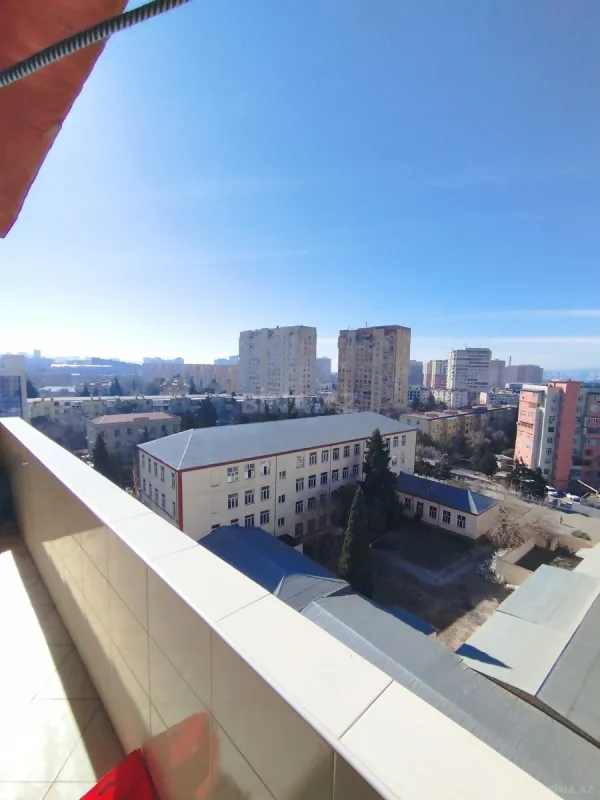 Satılır 3 otaqlı mənzil 126 m²