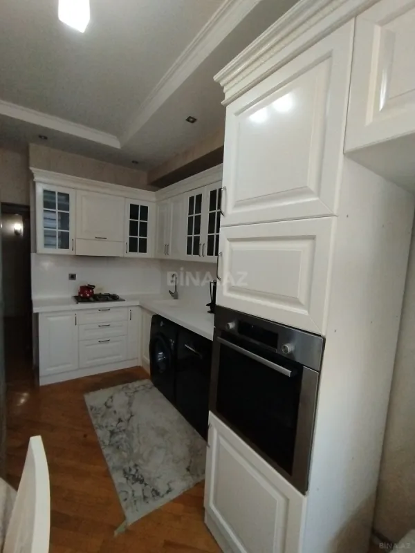 Satılır 3 otaqlı mənzil 126 m²