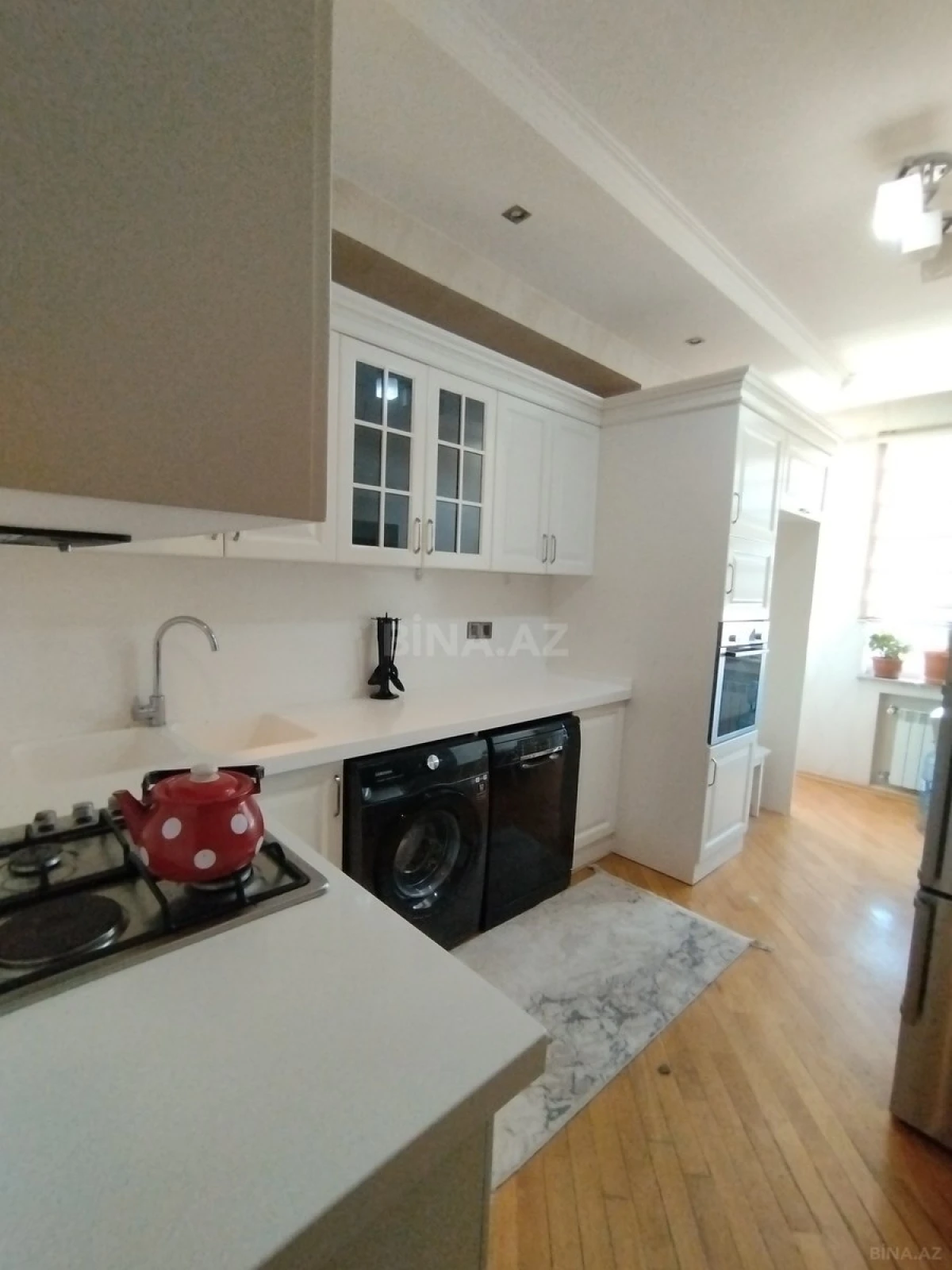 Satılır 3 otaqlı mənzil 126 m²
