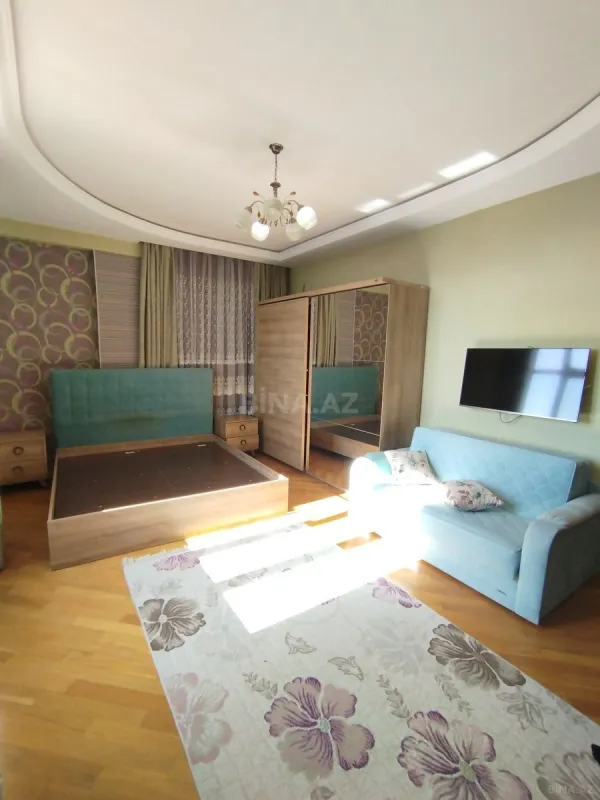 Satılır 3 otaqlı mənzil 126 m²