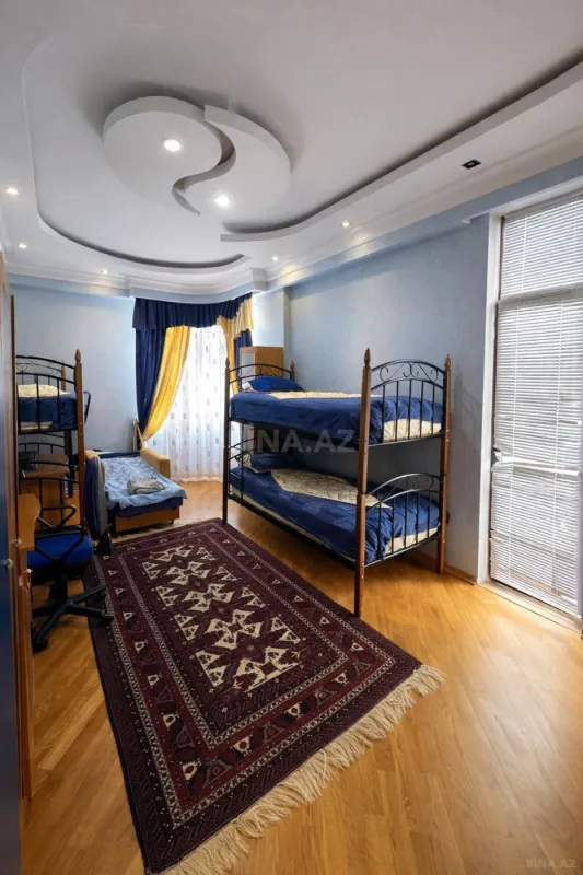 Satılır 3 otaqlı mənzil 167 m²