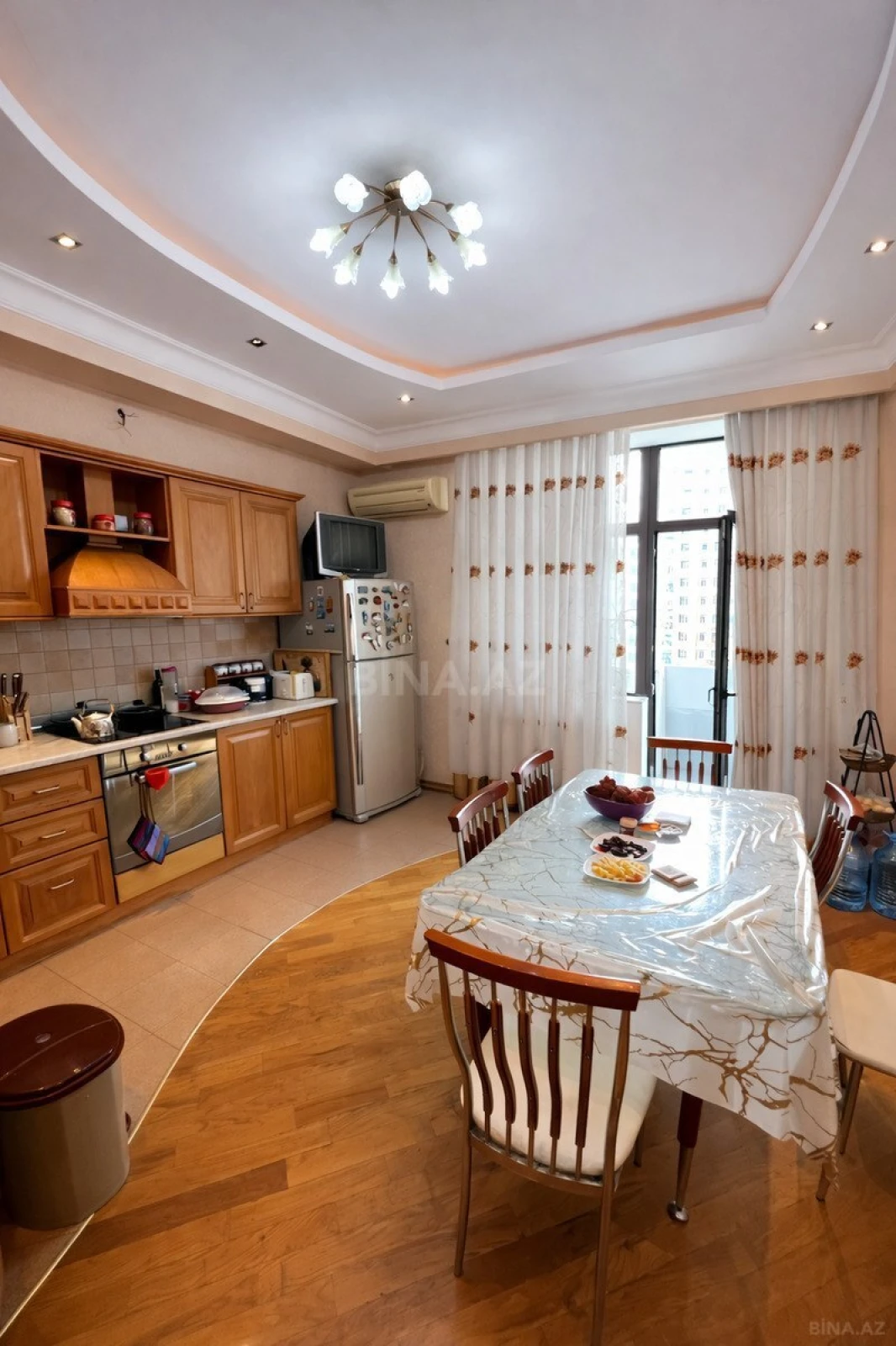 Satılır 3 otaqlı mənzil 167 m²