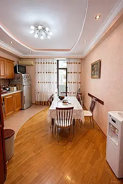 Satılır 3 otaqlı mənzil 167 m²