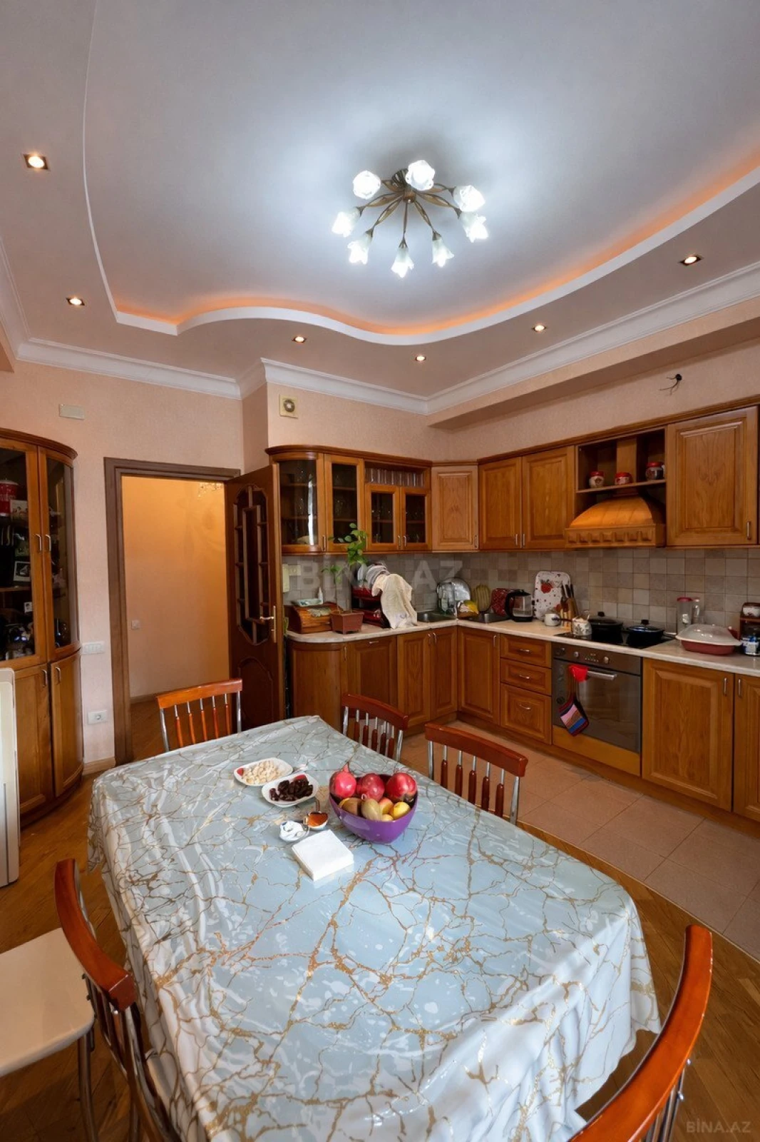 Satılır 3 otaqlı mənzil 167 m²