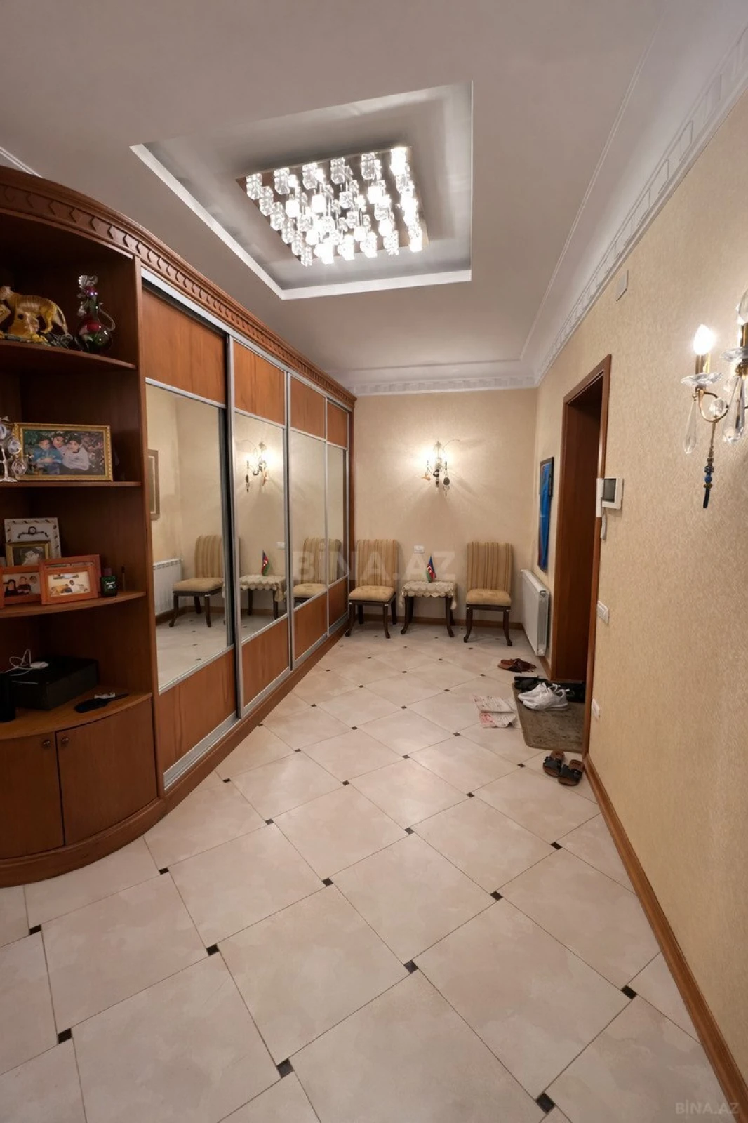 Satılır 3 otaqlı mənzil 167 m²