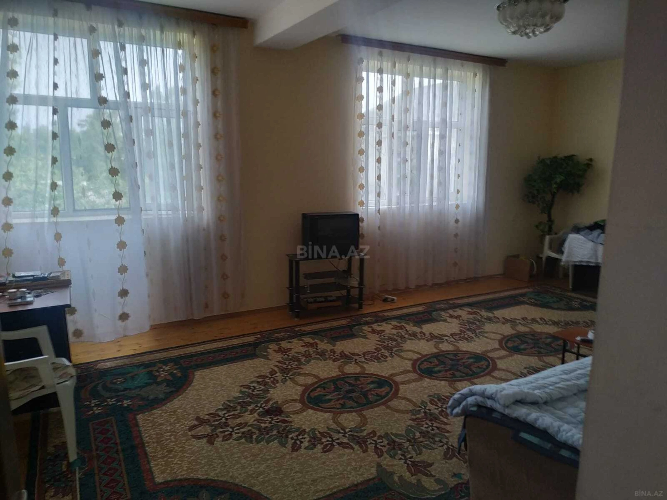 Satılır 6 otaqlı həyət evi 200 m²