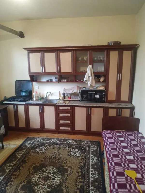 Satılır 6 otaqlı həyət evi 200 m²