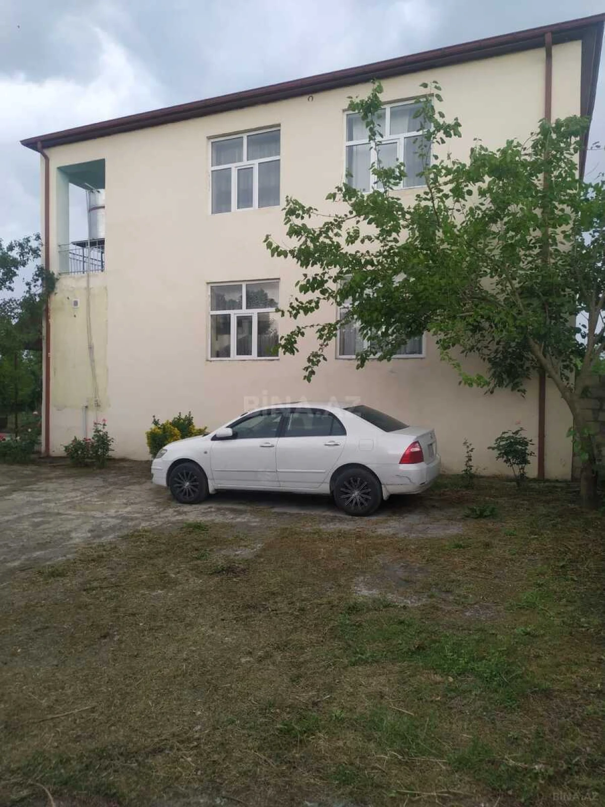 Satılır 6 otaqlı həyət evi 200 m²