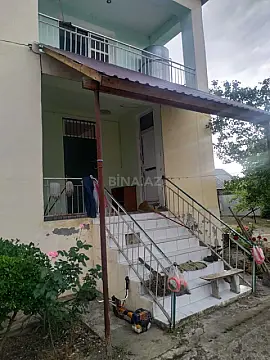 Satılır 6 otaqlı həyət evi 200 m²