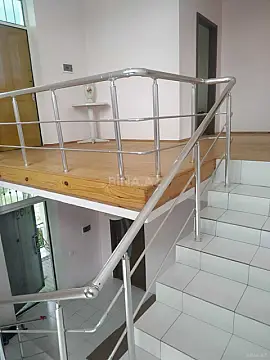 Satılır 6 otaqlı həyət evi 200 m²