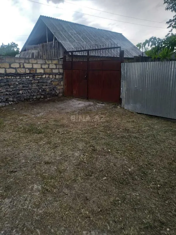 Satılır 6 otaqlı həyət evi 200 m²