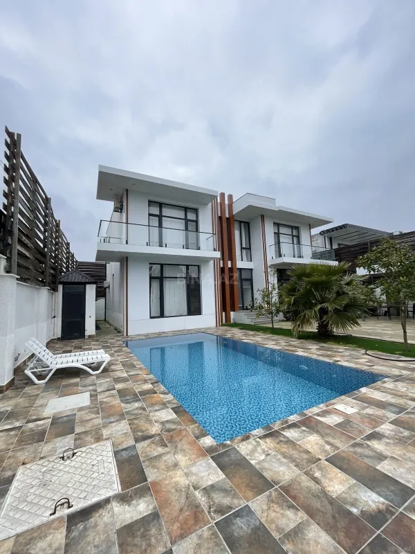 Kirayə verilir 5 otaqlı həyət evi 300 m²