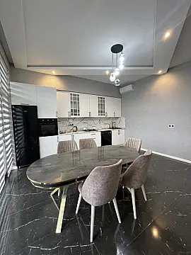 Kirayə verilir 5 otaqlı həyət evi 300 m²