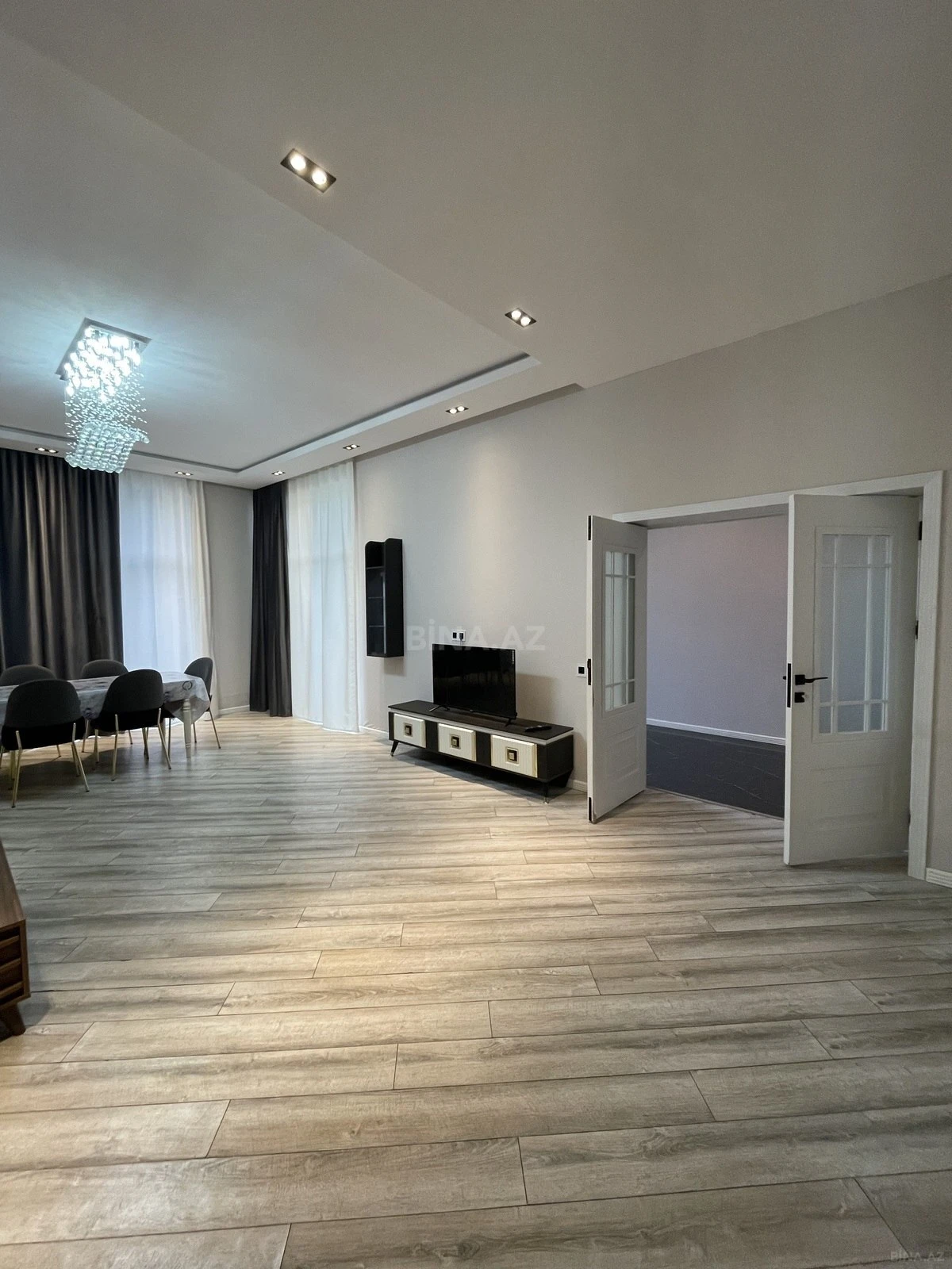 Kirayə verilir 5 otaqlı həyət evi 300 m²