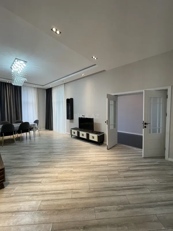 Kirayə verilir 5 otaqlı həyət evi 300 m²