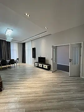 Kirayə verilir 5 otaqlı həyət evi 300 m²
