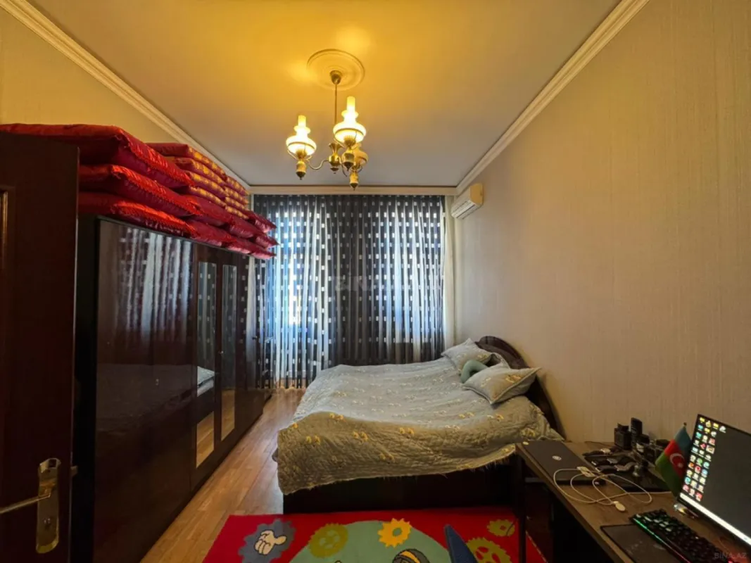 Satılır 4 otaqlı mənzil 188 m²