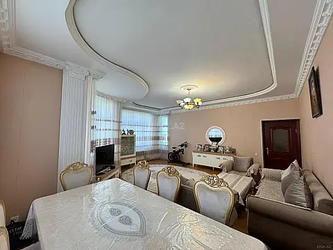 Satılır 4 otaqlı mənzil 188 m²