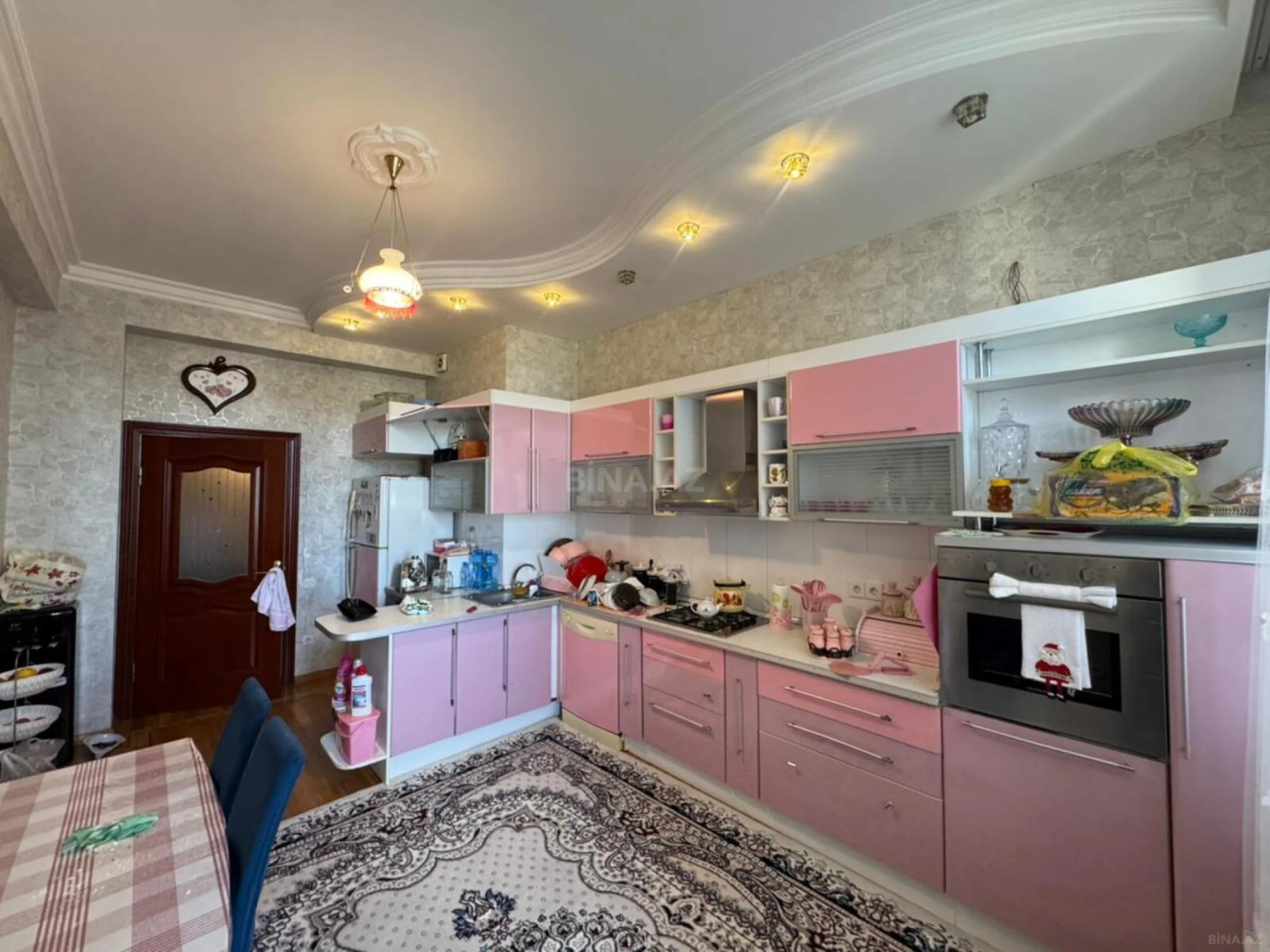 Satılır 4 otaqlı mənzil 188 m²