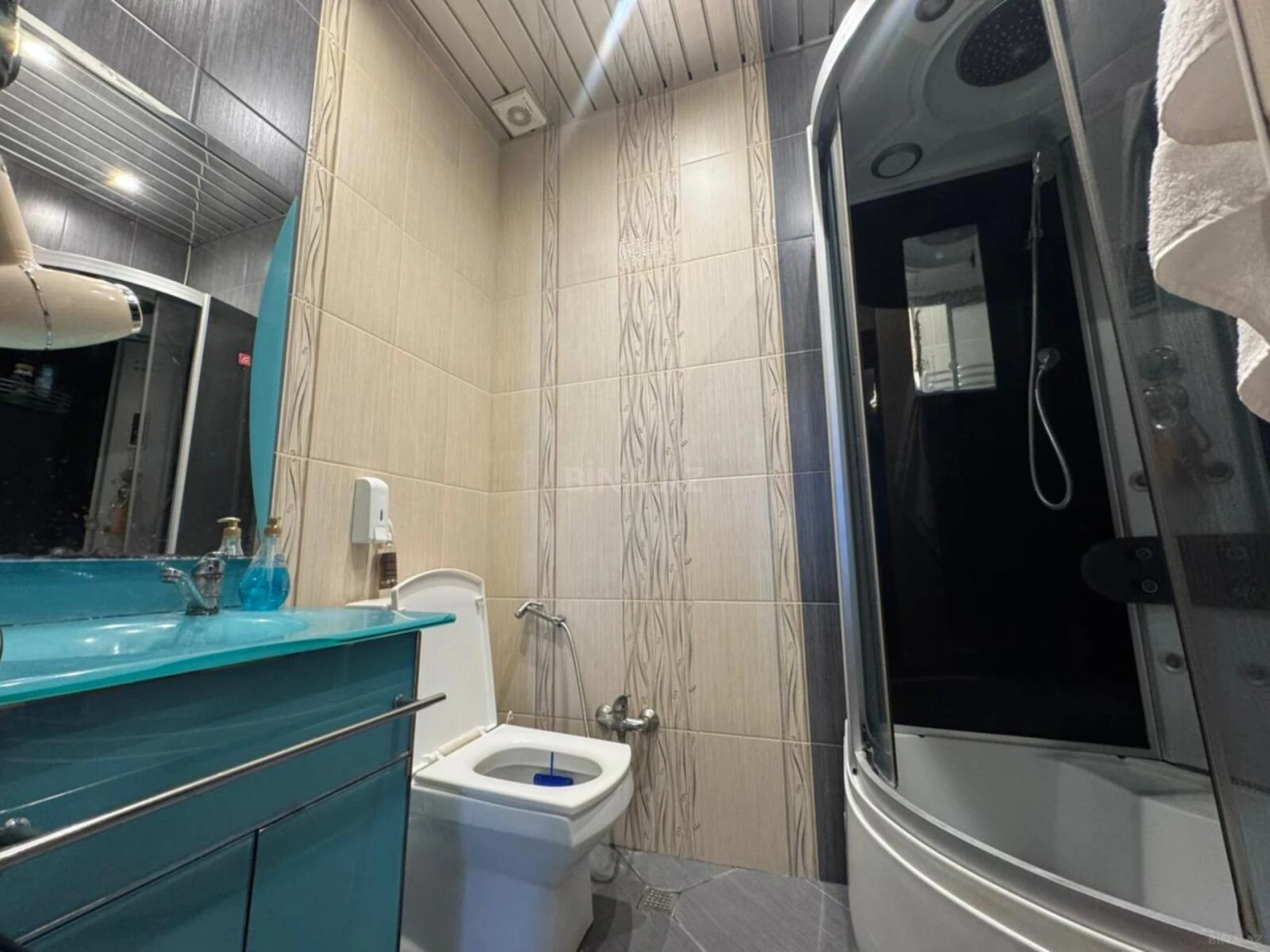 Satılır 4 otaqlı mənzil 188 m²