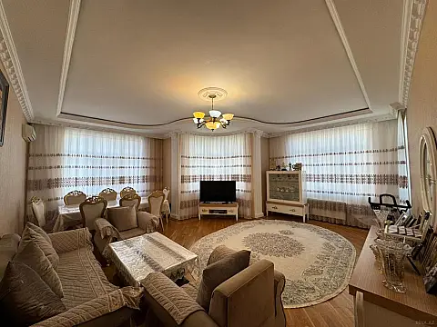 Satılır 4 otaqlı mənzil 188 m²