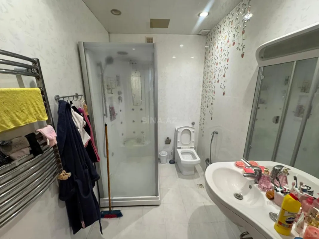 Satılır 4 otaqlı mənzil 188 m²