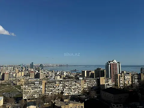 Satılır 4 otaqlı mənzil 188 m²