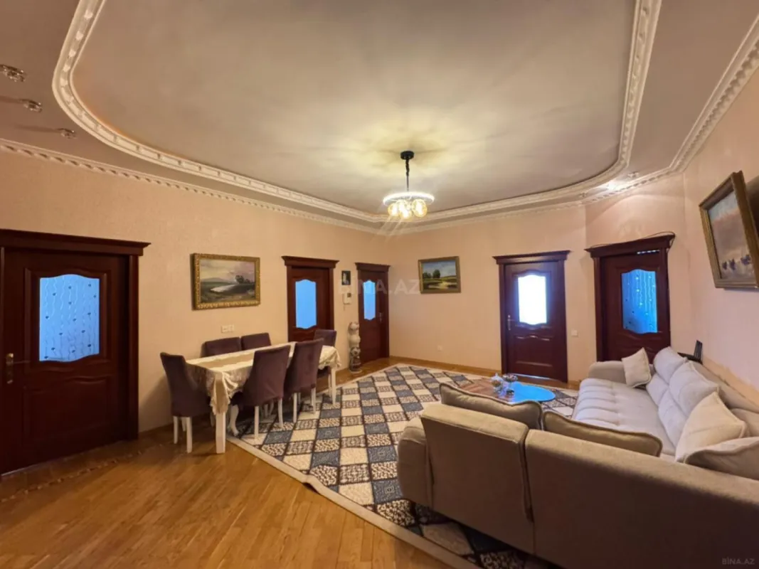 Satılır 4 otaqlı mənzil 188 m²