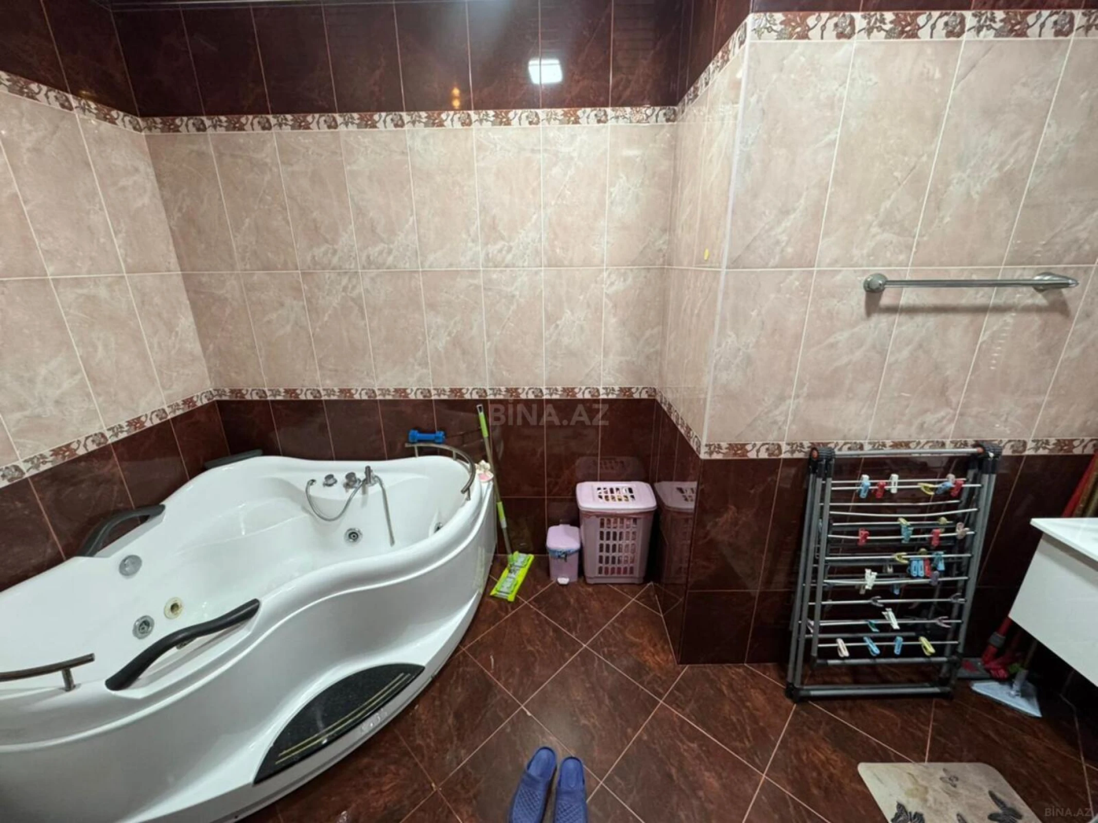 Satılır 4 otaqlı mənzil 188 m²