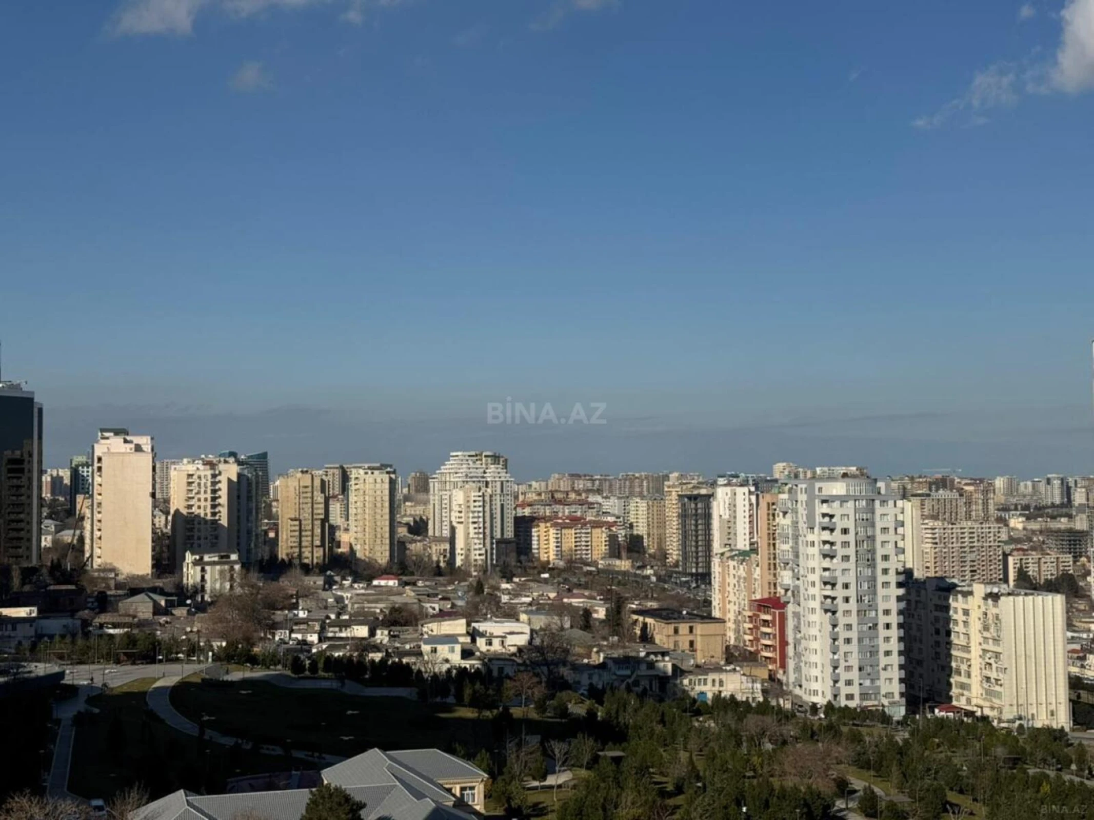 Satılır 4 otaqlı mənzil 188 m²