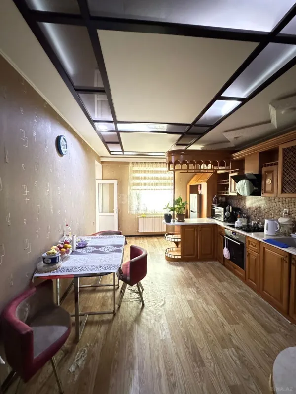 Satılır 3 otaqlı mənzil 120 m²