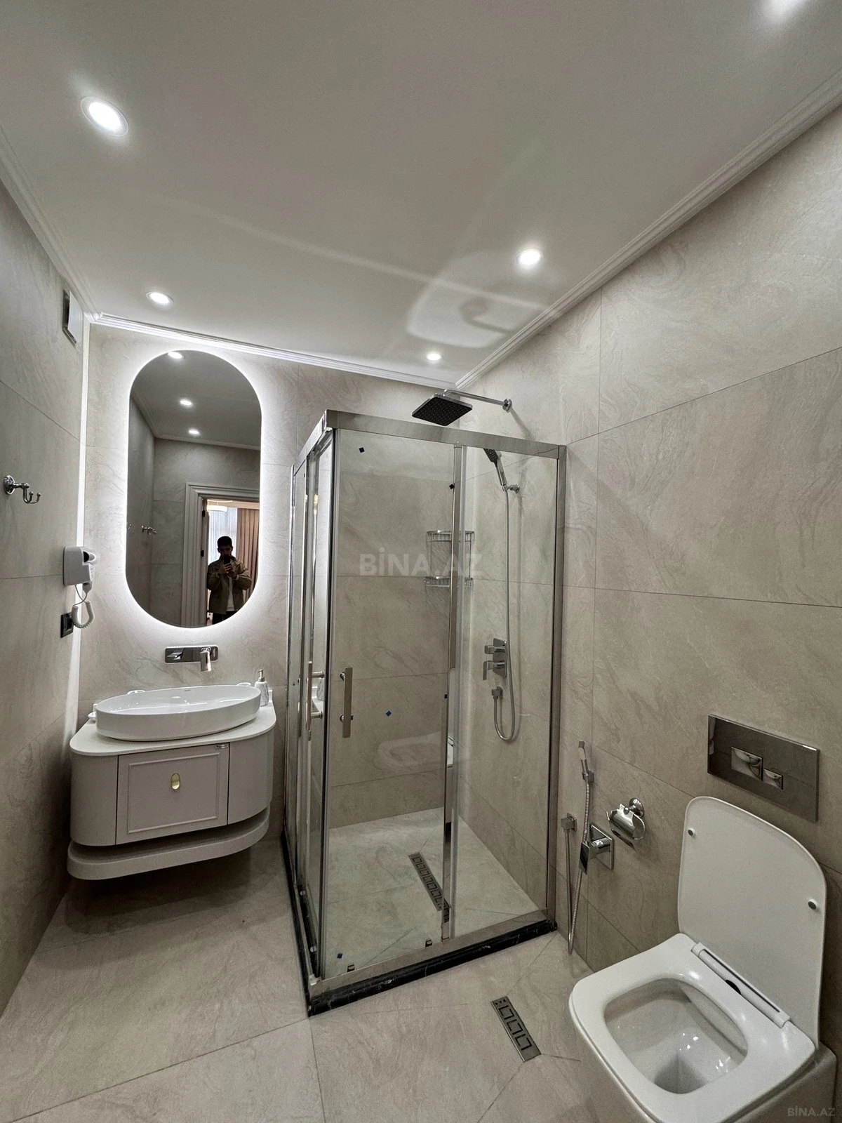 Satılır 4 otaqlı mənzil 165 m²