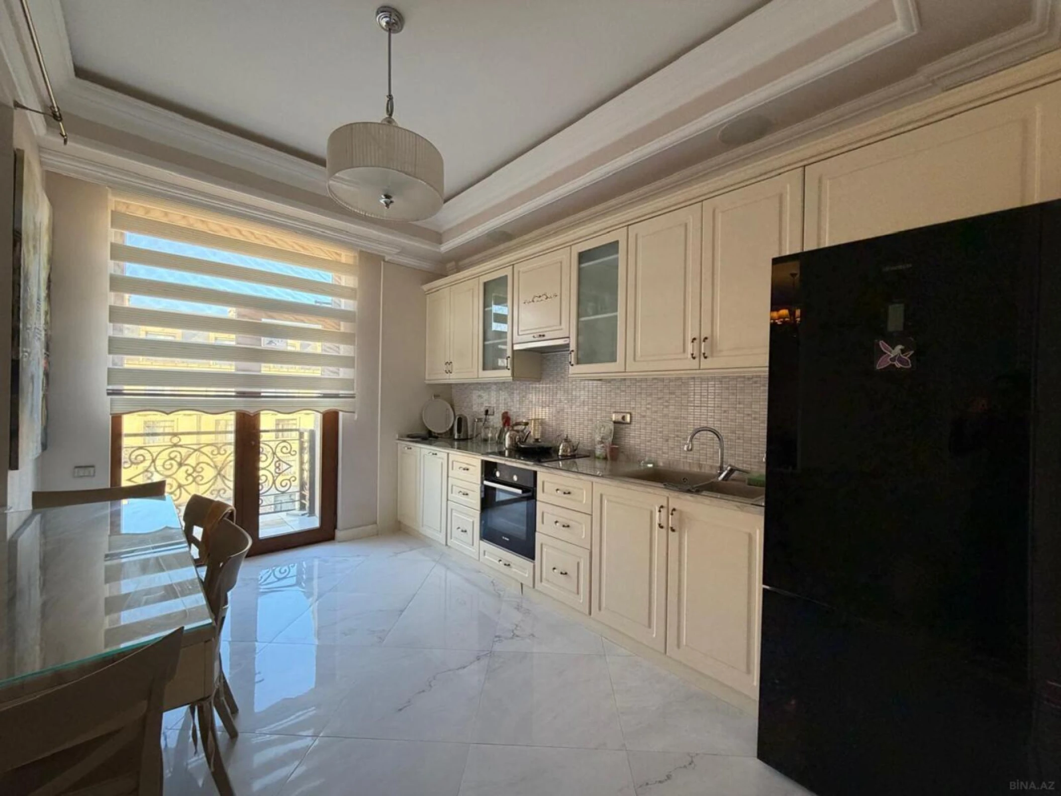 Kirayə verilir 3 otaqlı mənzil 111 m²