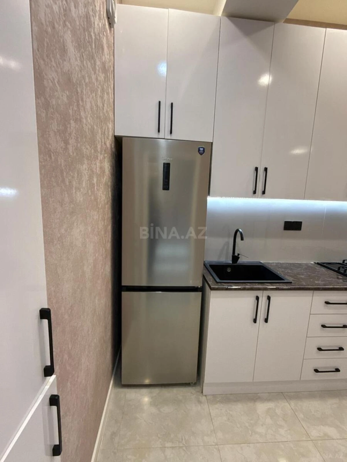 Kirayə verilir 2 otaqlı mənzil 70 m²