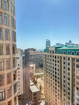 Satılır 4 otaqlı mənzil 160 m²