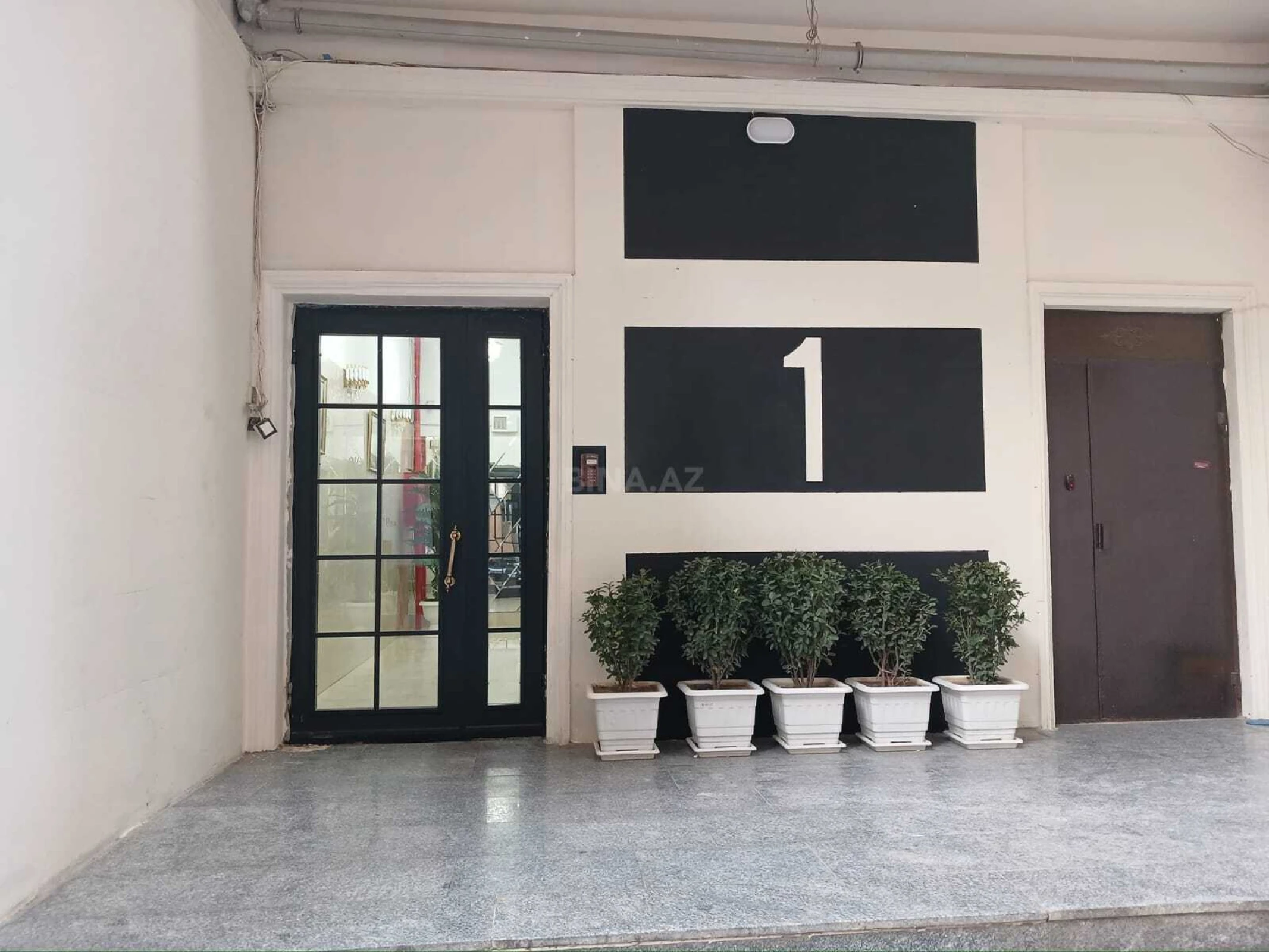 Satılır 4 otaqlı mənzil 160 m²
