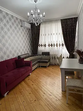 Kirayə verilir 2 otaqlı mənzil 50 m²