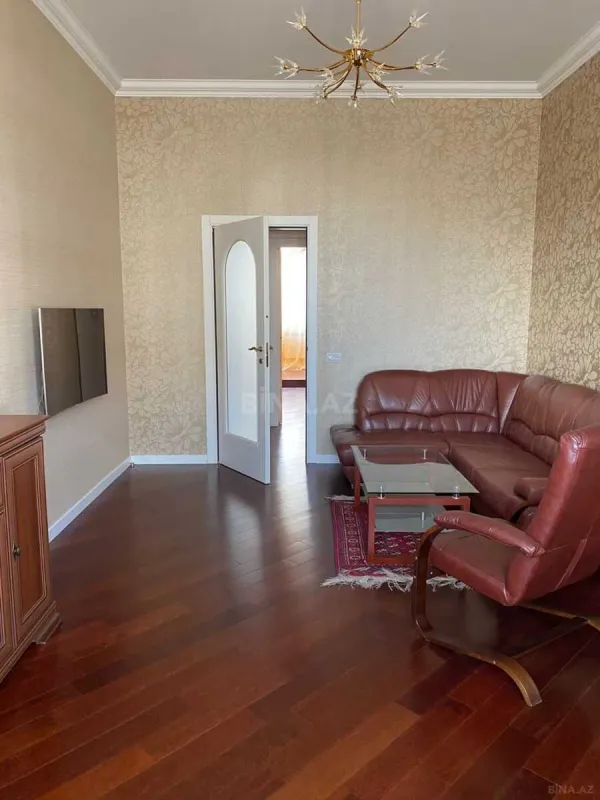 Kirayə verilir 3 otaqlı mənzil 95 m²