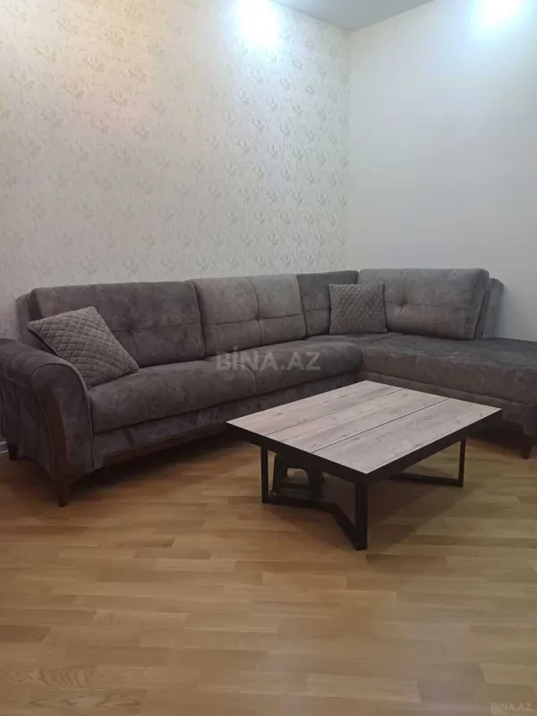 Kirayə verilir 2 otaqlı mənzil 118 m²