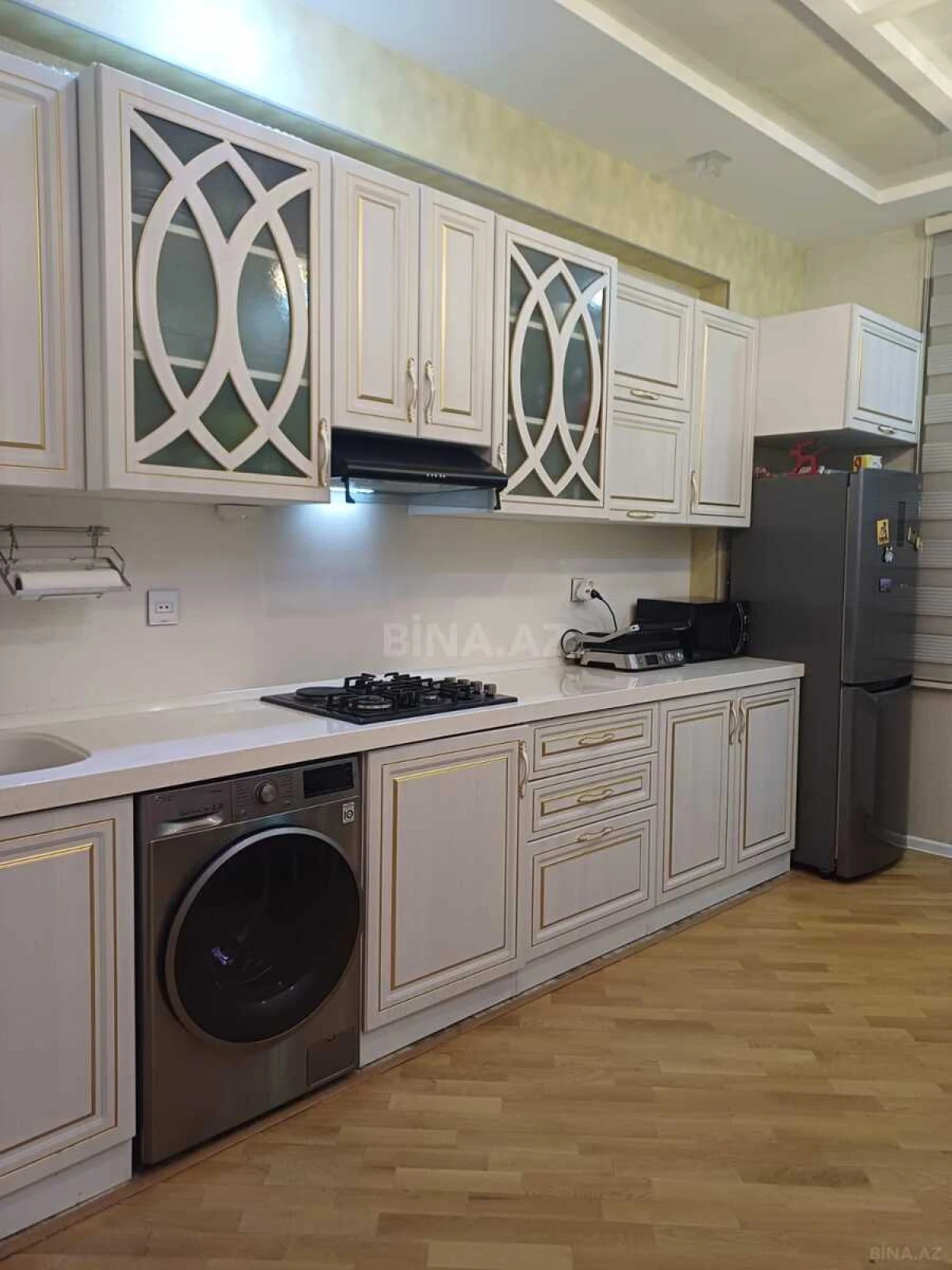 Kirayə verilir 2 otaqlı mənzil 118 m²