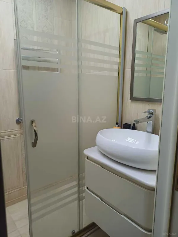 Kirayə verilir 2 otaqlı mənzil 118 m²