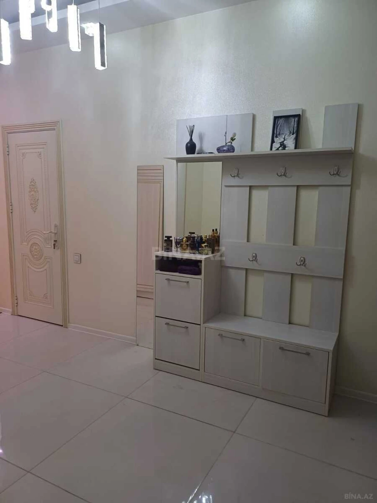 Kirayə verilir 2 otaqlı mənzil 118 m²