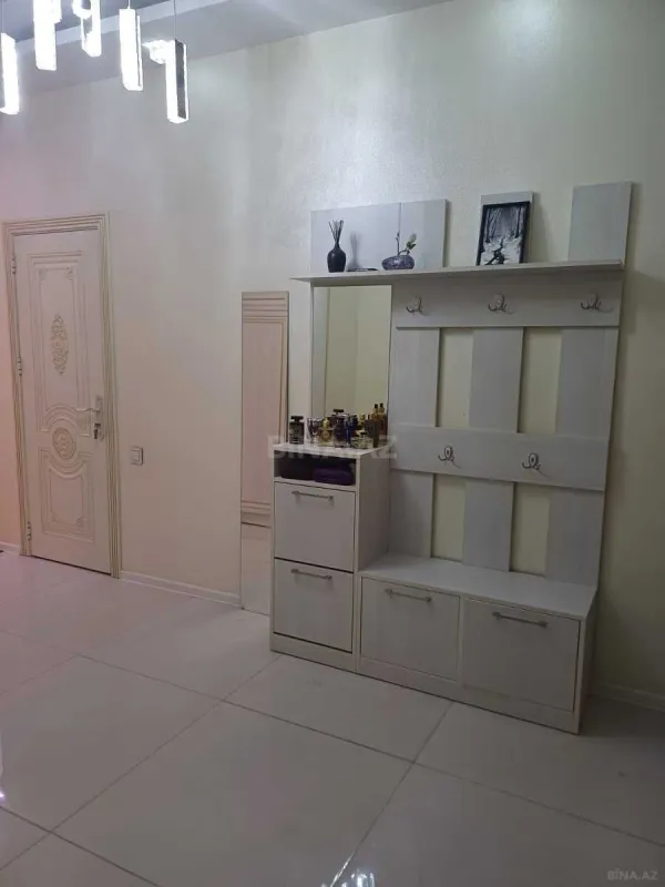Kirayə verilir 2 otaqlı mənzil 118 m²
