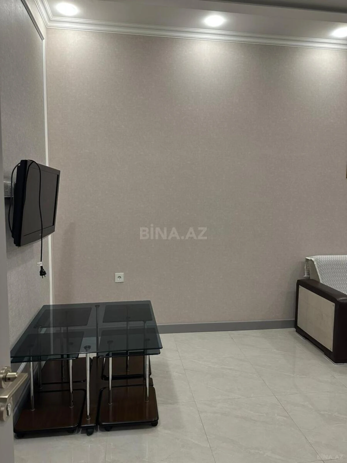 Kirayə verilir 2 otaqlı mənzil 60 m²