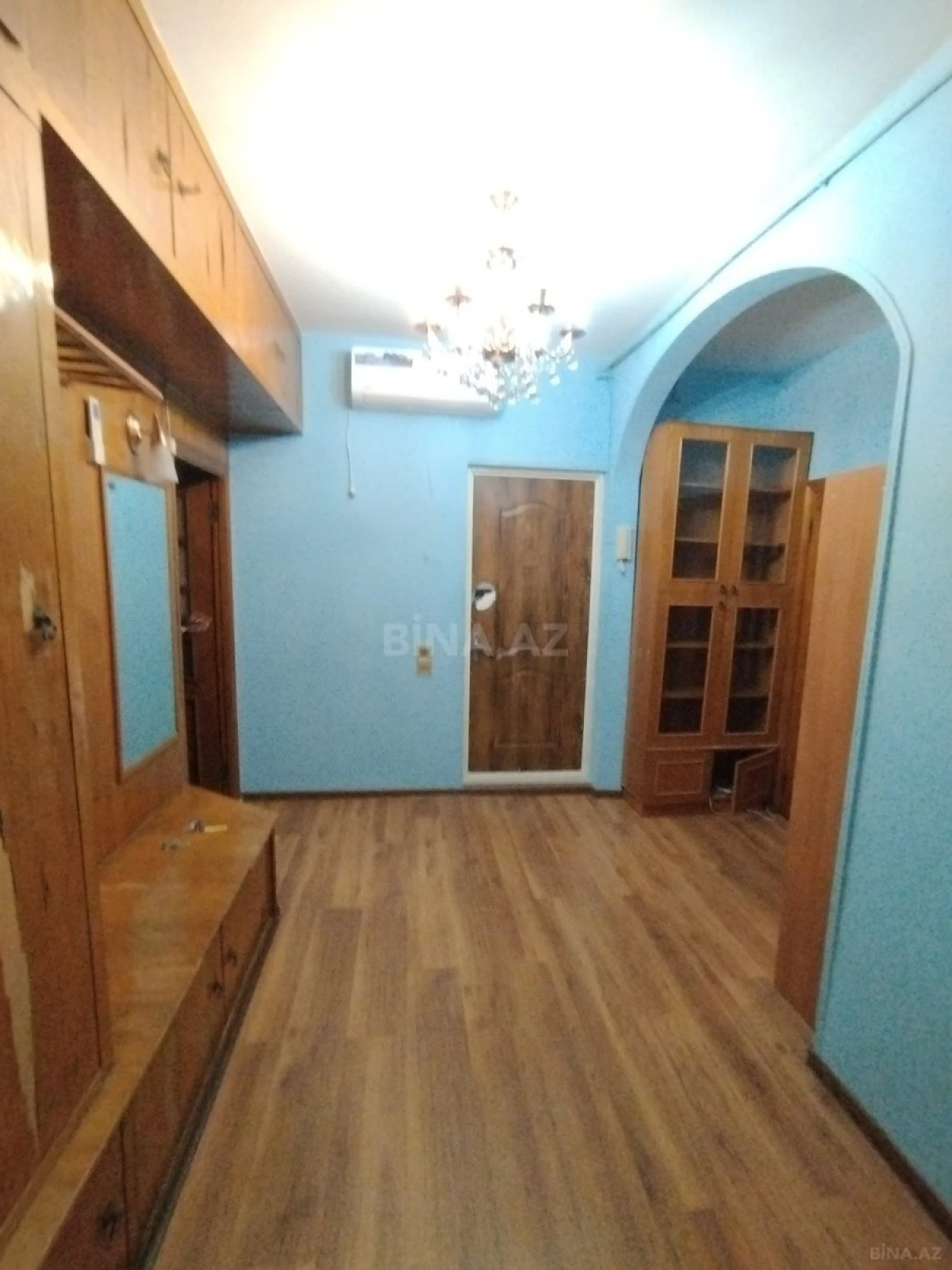 Satılır 4 otaqlı mənzil 100 m²