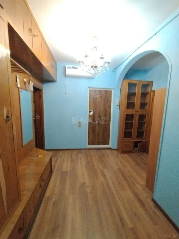 Satılır 4 otaqlı mənzil 100 m²