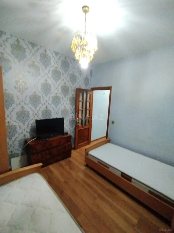 Satılır 4 otaqlı mənzil 100 m²