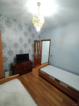 Satılır 4 otaqlı mənzil 100 m²