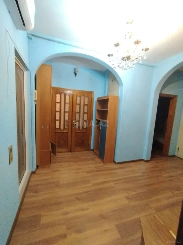 Satılır 4 otaqlı mənzil 100 m²